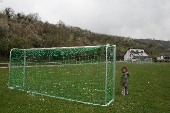 Der Bolzplatz in Sulzbach bekam neue Tore.