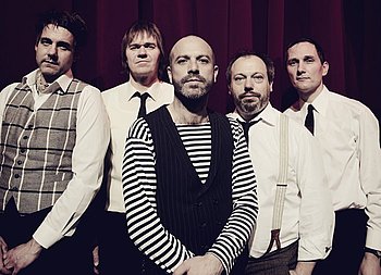 Jan Plewka und seine Mitstreiter verpassen ber�hmten Songs eine Frischzellenkur. Foto: privat<br />
