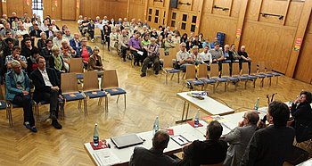 Die B�rgerinfo in der Ottenauer Merkurhalle �ber �L�rmschutzwand entlang der B 462� nahmen viele wahr. Foto: StVw  