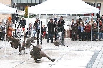 Die Gaggenauer G�nse samt sprudelnden Font�nen lie�en die Gesichter strahlen. Foto: StVw<br />
