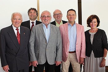 F�r langj�hrige T�tigkeit im Gemeinderat geehrt: die Stadtr�te Wolfgang Freidel, Alexander Haitz, Gerd Pfrommer und Ferdinand Hurrle (v.l.n.r.). Foto StVw