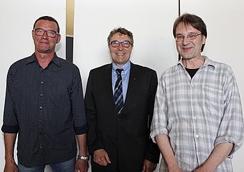 Neu im Gemeinderat: In der j�ngsten Sitzung des Gremiums verpflichtete Oberb�rgermeister Christof Florus als neue Stadtr�te Marc Siebert (links) und Eric Peplau. W�hrend Siebert die Nachfolge von Heiko Borscheid antritt, folgt Peplau auf Dr. Kirsten Lehnig. Foto: StVw