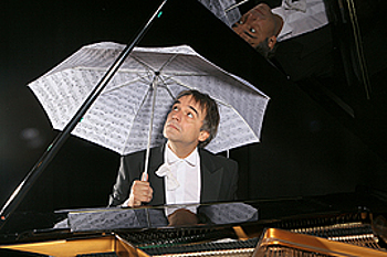 Pressefoto des Klavierkomikers Armin Fischer