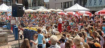 Das Abenteuerland lockte jeden Freitag im August mit Sport, Spiel und Spa� viele Besucher auf den Marktplatz. Foto: StVw