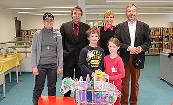 Die Verantwortlichen freuen sich �ber die rundum erneuerten, hellen und freundlichen R�umlichkeiten der Stadtbibliothek. Foto: StVw