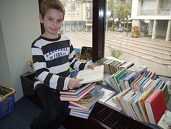 Auch fr Kinder gibt es eine groe Auswahl beim Bcherflohmarkt in der Stadtbibliothek. Foto: StVw