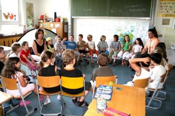 OB Florus stellt sich den Fragen der Schlerinnen und Schler der Hans-Thoma-Schule.