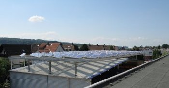 Die Photovoltaik-Anlage auf der neuen Lagerhalle der Stadtwerke Gaggenau.