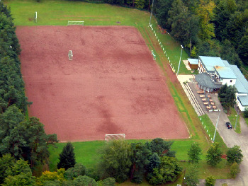 Luftaufnahme vom Sportplatz