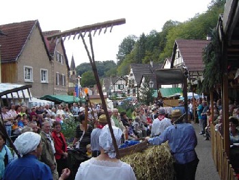Ortskern in Michelbach beim Umzug am Sonntag