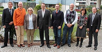 Der Vorstand des neuen Pflegebndnisses Mittelbaden, flankiert von Oberbrgermeister Christof Florus und Kreissozialamtsleiter Jrgen Ernst. Foto: StVW  <br />
