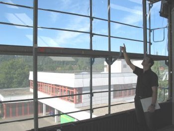 Hier kommen neue Fensteranlagen rein. Doch auch im Innenbereich der Realschule tut sich einiges - so im elektroakustischen und im EDV-Bereich. <br />
