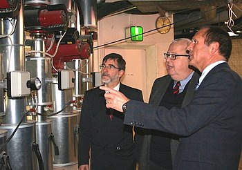 Landtagsmitglied Karl-Wolfgang J�gel (CDU), Gesch�ftsf�hrer Wolfram Zahnen und Stadtk�mmerer Andreas Merkel beim Besuch des Rothermas