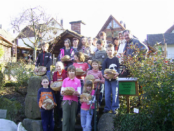 Brotbacken im Heimatmuseum 2008