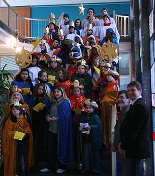 Statteten dem Gaggenauer Rathaus ihren Besuch ab: Die Sternsinger aus einzelnen Stadtteilen