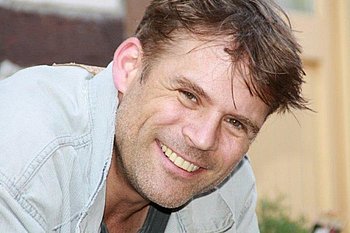 Der erfahrene Theatermann Thomas H�hne leitet den wiederer�ffneten Fachbereich �Theater�