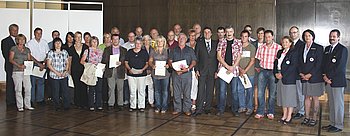 Haben sich gro�e Verdienste um ihre hilfesbed�rftigen Mitmenschen erworben: ausgezeichnete Gaggenauer Blutspender. Foto: privat<br />
