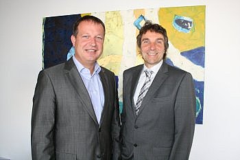 Oberb�rgermeister Christof Florus (rechts) und Kuppenheims B�rgermeister Karsten Mussler.