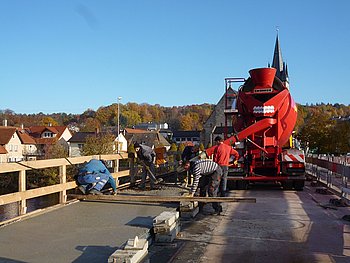 In Ottenau an der Lindenbr�cke sind die Sanierungsarbeiten weit fortgeschritten. Foto: StVw