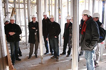 Z�gig voran geht es derzeit auf der Baustelle des Murgtal-Centers: Der 11.11.11 w�re ein sch�ner Er�ffnungstermin. Foto: StVw