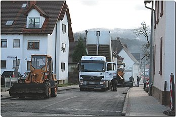 Gro�teil der Ottenauer Hauptstra�e f�r Stra�enverkehr frei