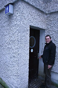 Nach dem Einbau eines Einheitszylinders erm�glicht ein Generalschl�ssel den Zutritt auch jenseits regul�rer �ffnungszeiten. Foto: StVw