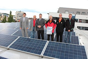 �ber den D�chern von Gaggenau: Auf dem Parkdeck Hildastra�e ist die sechste B�rger-Photovoltaikanlage Gaggenaus entstanden. Foto: StVw<br />
