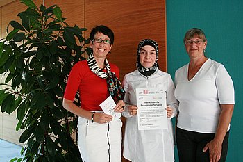 Wollen die Integration auch auf sportlichem Gebiet vorantreiben: Carmen Merkel, Sahinur G�kay und Rita Kohl (v.l.n.r.). Foto: StVw