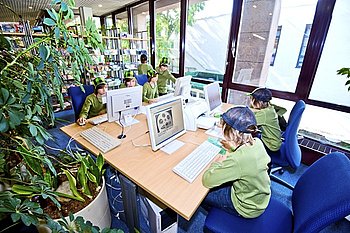 Gehen mit der Zeit: Neue Medien sind mittlerweile fester Bestandteil der Stadtbibliothek.